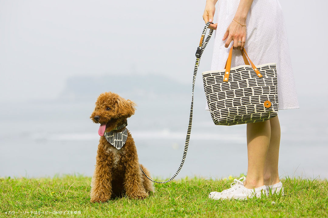 aibo　お布団＆ファミリアチェックバンダナ　犬バンダナハンドメイド　オーダー品 BLENHEIM モード柄のバンダナ｜ドッグアパレルの INUTO – INUTO